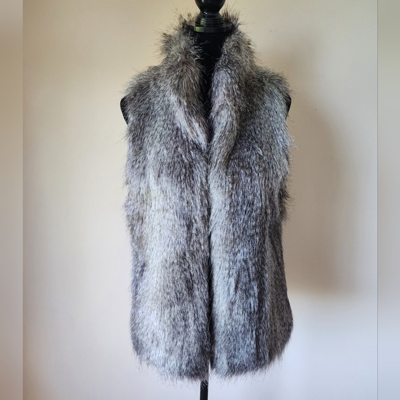 Calvin Klein Faux Fur Gray Vest Women's Sz M. - Picture 1 of 6